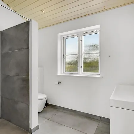 Stunning Home In Vejers Strand With Wifi *